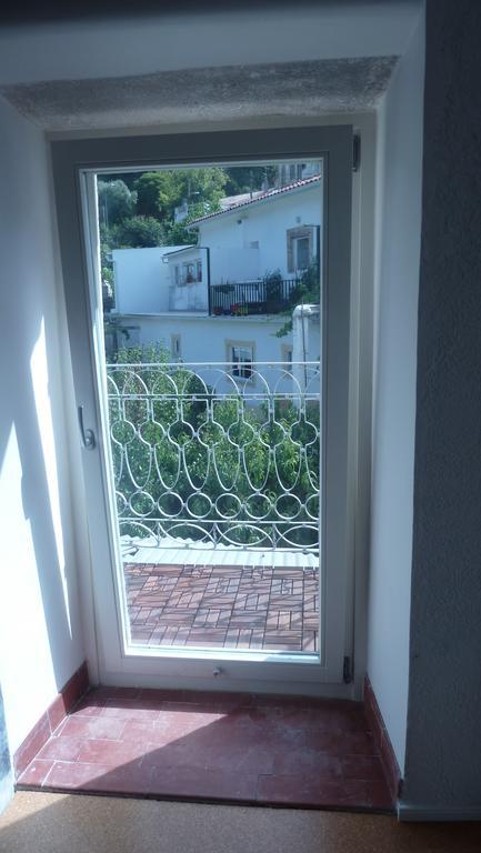Appartement Ribeira Dos Marinheiros Amarelo à Sintra Extérieur photo